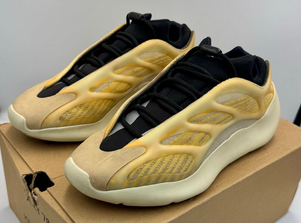 Adidas Yeezy 700 V3 'Mono Safflower' HP5425 Sz # 439